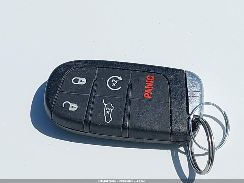 JEEP GRAND CHEROKEE - zdjęcie 11