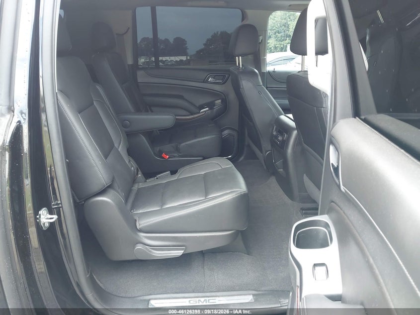 GMC YUKON XL - zdjęcie 8