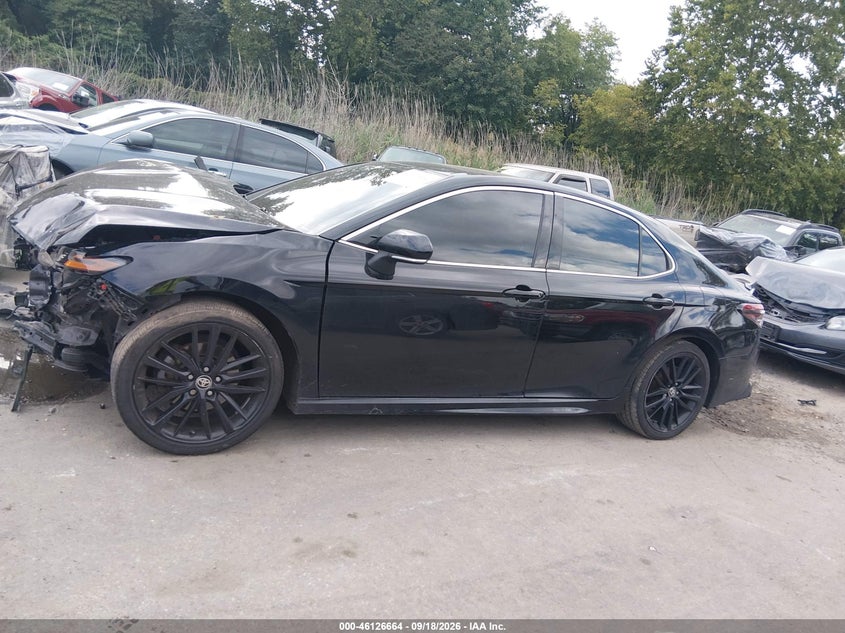 TOYOTA CAMRY - zdjęcie 15