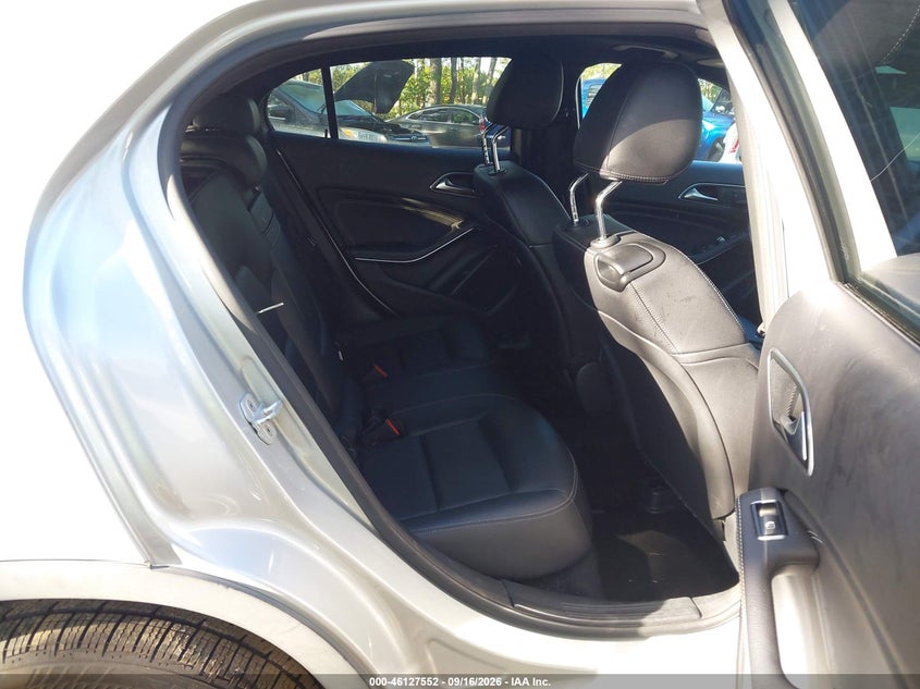MERCEDES-BENZ GLA 250 - zdjęcie 8