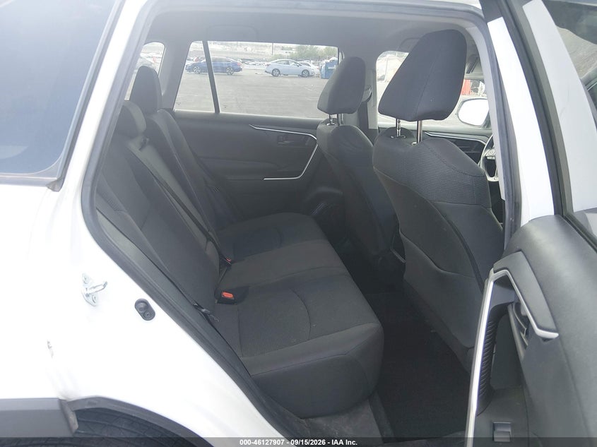 TOYOTA RAV4 - zdjęcie 8