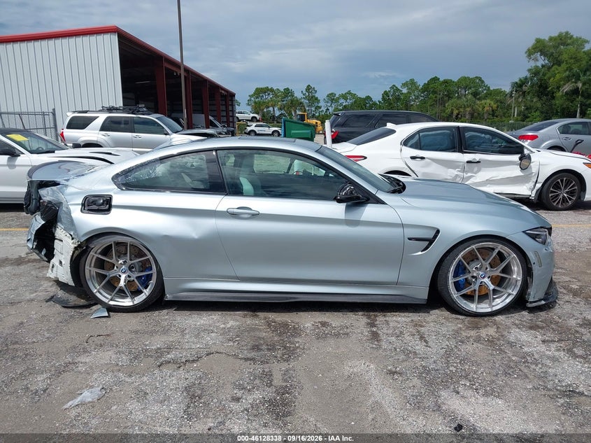 BMW M4 - zdjęcie 14