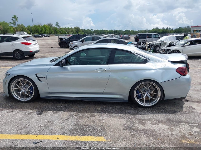 BMW M4 - zdjęcie 15