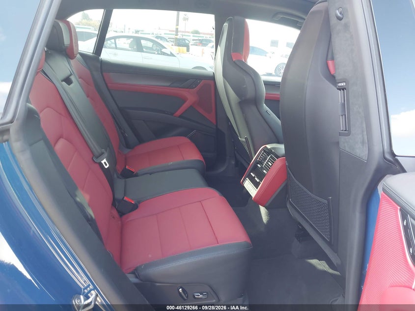 PORSCHE CAYENNE ELECTRIC - zdjęcie 8