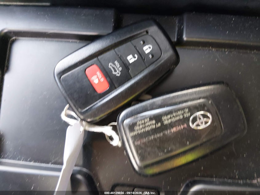 TOYOTA HIGHLANDER - zdjęcie 11