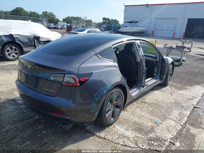 TESLA MODEL 3 - zdjęcie 4