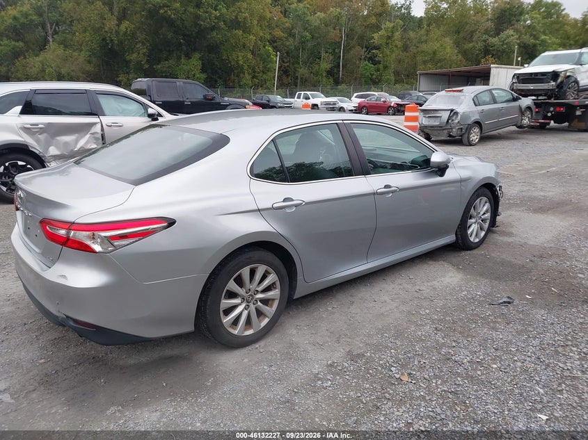 TOYOTA CAMRY - zdjęcie 4