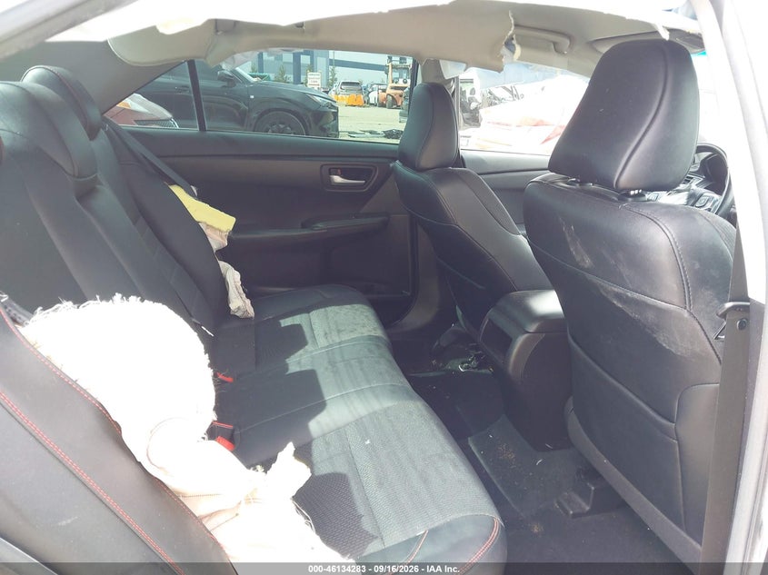 TOYOTA CAMRY - zdjęcie 8