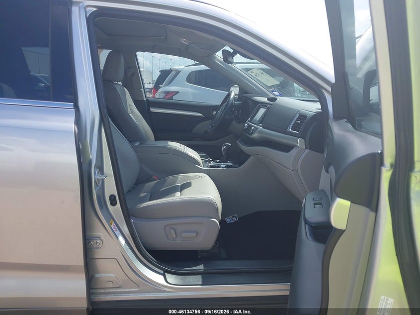 TOYOTA HIGHLANDER - zdjęcie 5