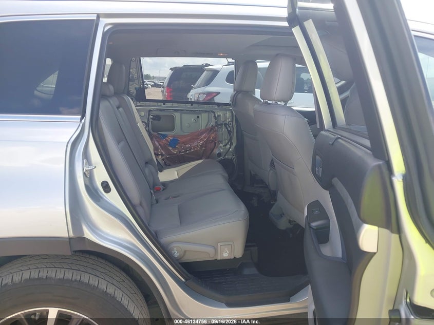 TOYOTA HIGHLANDER - zdjęcie 8
