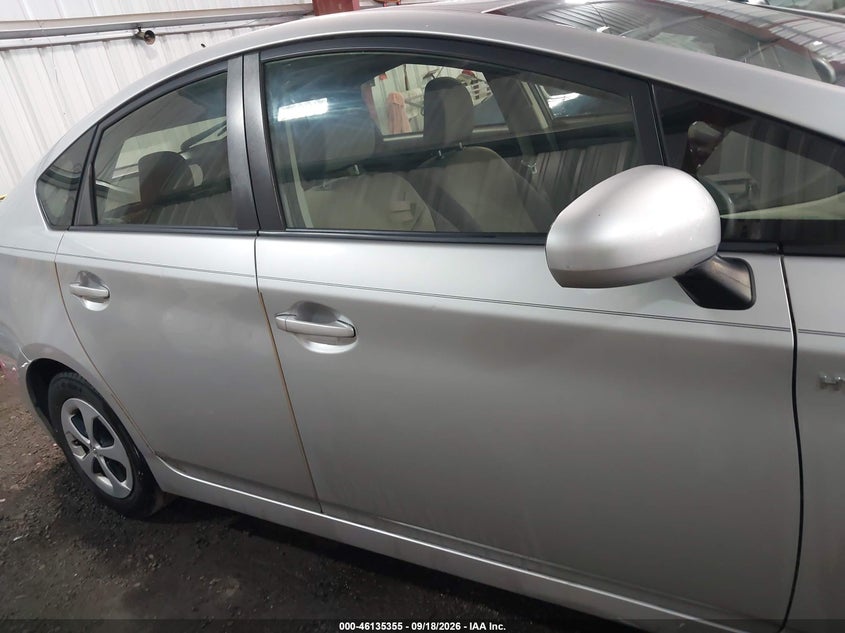 TOYOTA PRIUS - zdjęcie 13