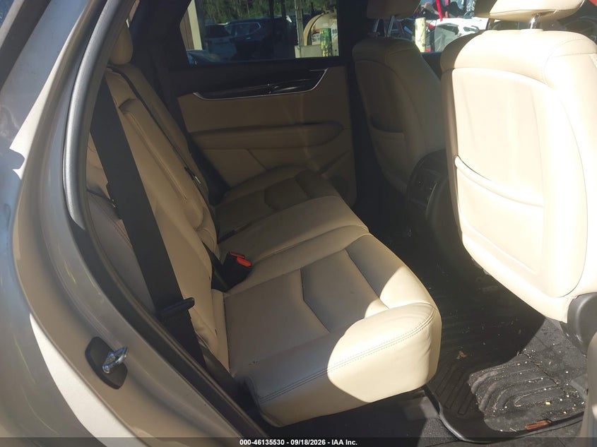 CADILLAC XT5 - zdjęcie 8