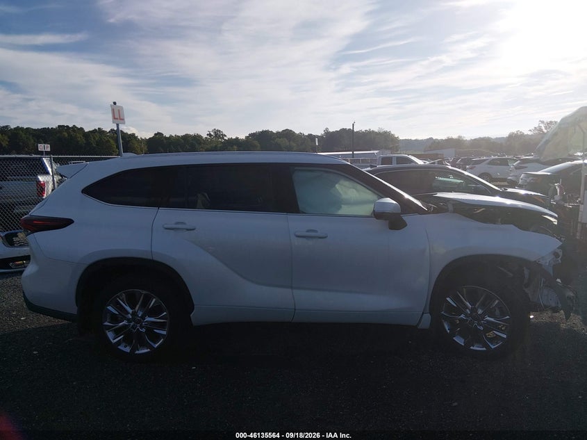 TOYOTA HIGHLANDER - zdjęcie 13