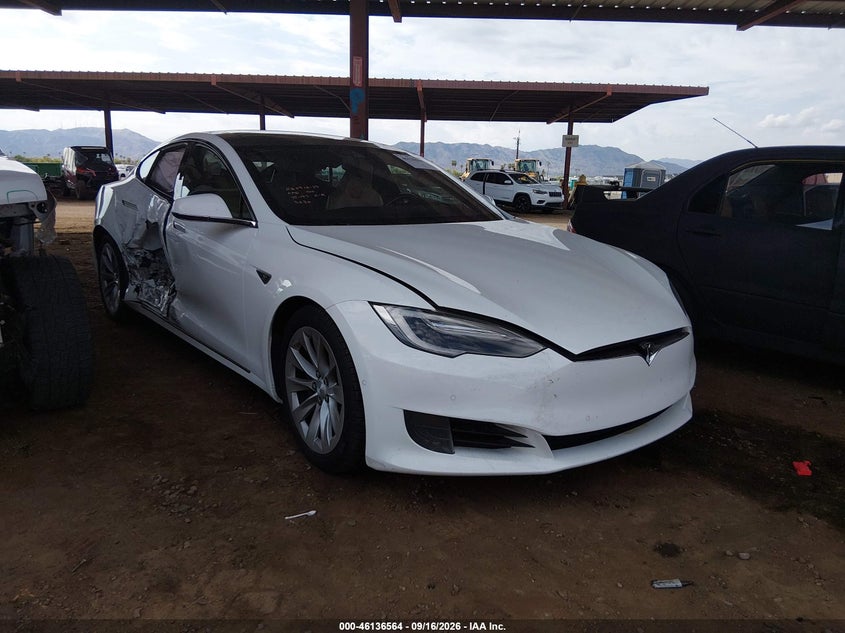 TESLA MODEL S - zdjęcie 1
