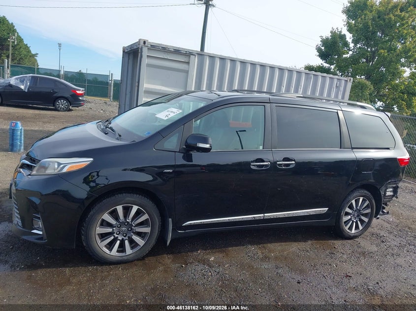 TOYOTA SIENNA - zdjęcie 15