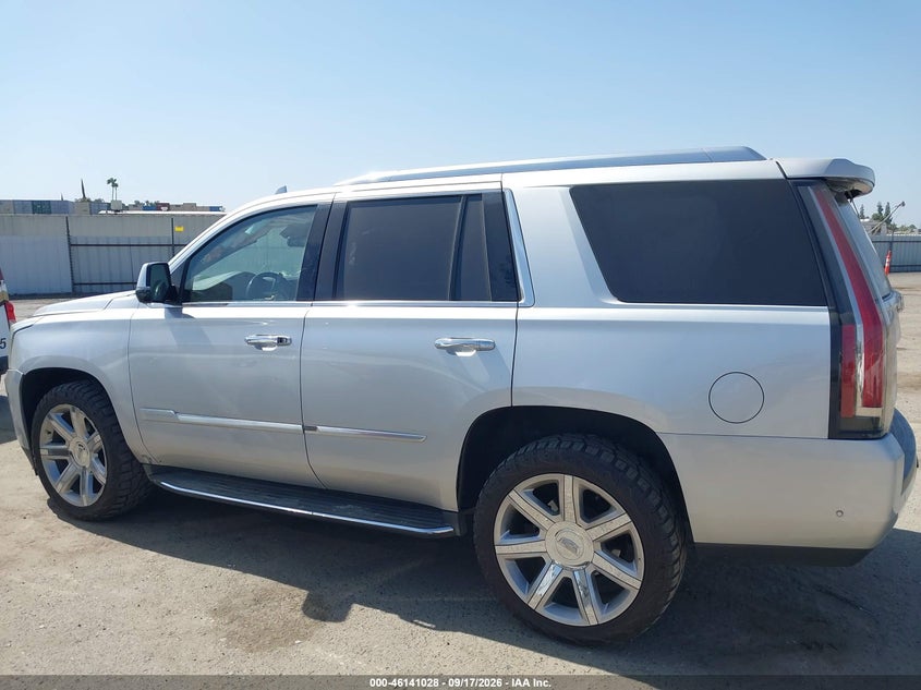 CADILLAC ESCALADE - zdjęcie 17