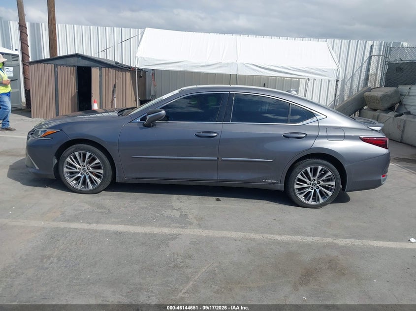 LEXUS ES 300H - zdjęcie 14