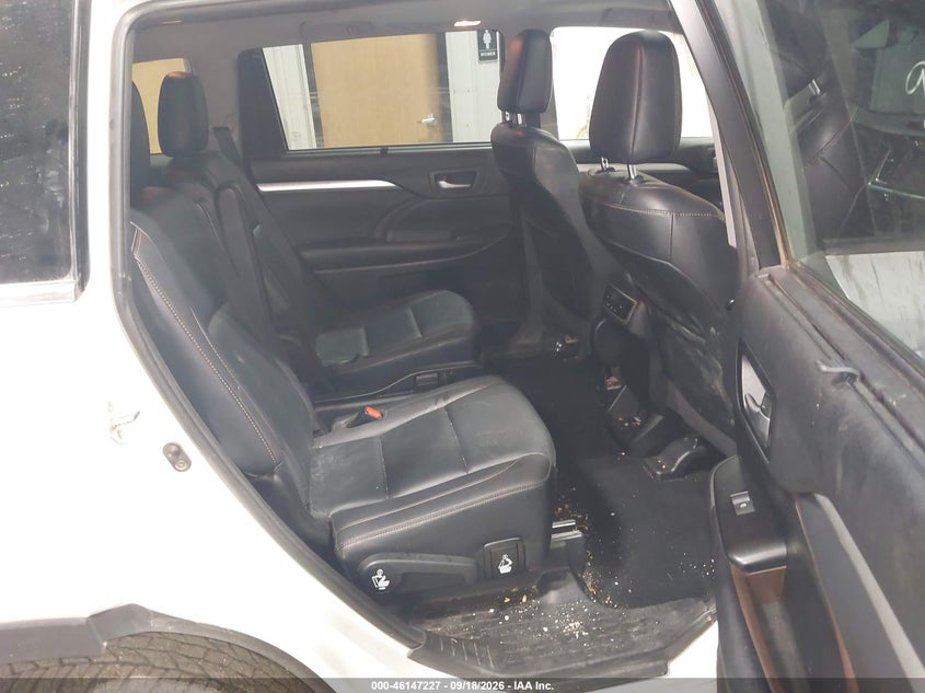 TOYOTA HIGHLANDER - zdjęcie 8