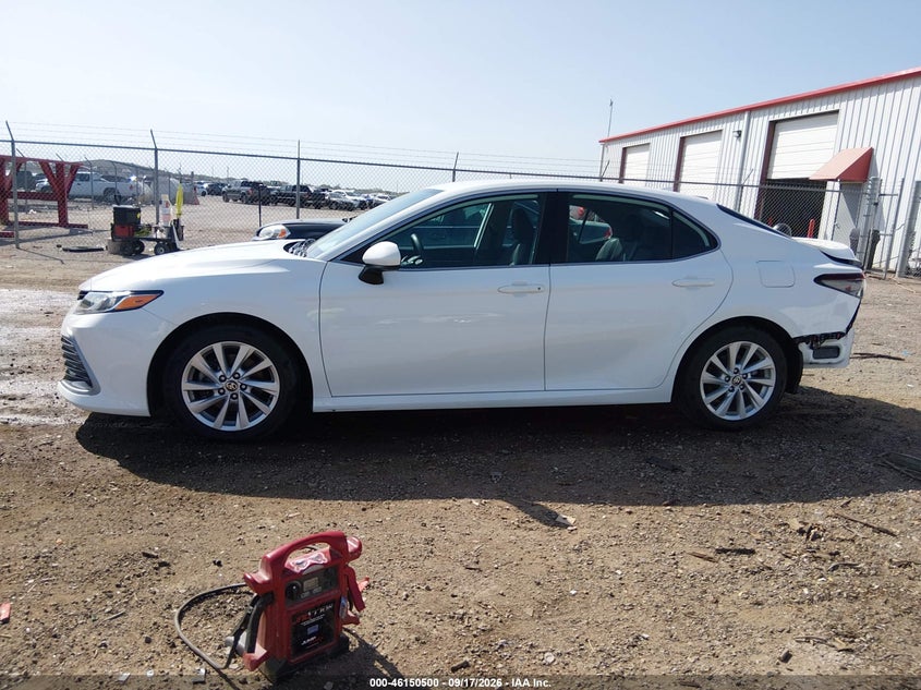 TOYOTA CAMRY - zdjęcie 15