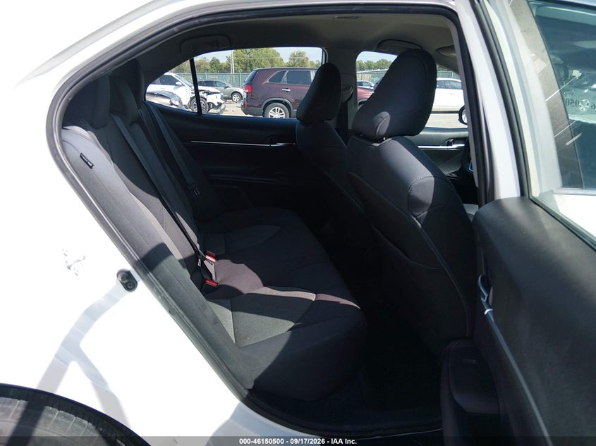 TOYOTA CAMRY - zdjęcie 8