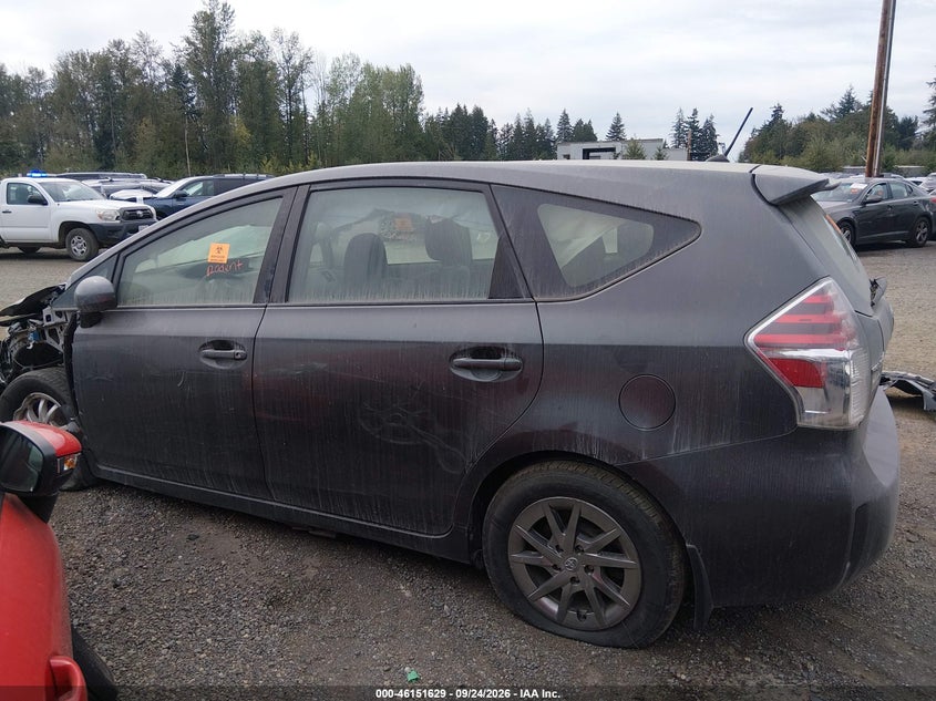 TOYOTA PRIUS V - zdjęcie 15