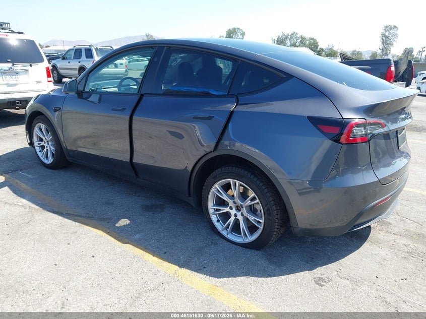 TESLA MODEL Y - zdjęcie 3