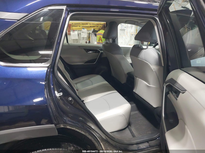 TOYOTA RAV4 - zdjęcie 8
