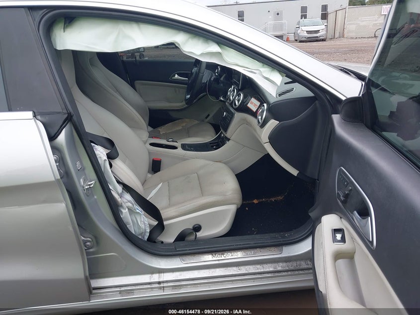MERCEDES-BENZ CLA 250 - zdjęcie 5