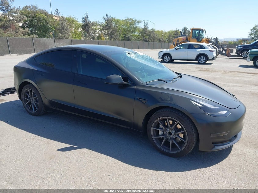 TESLA MODEL 3 - zdjęcie 1