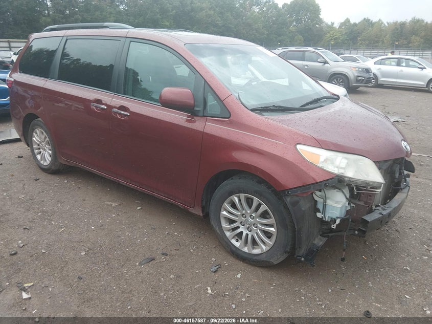 TOYOTA SIENNA - zdjęcie 1