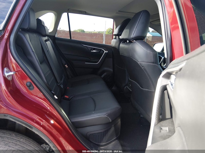 TOYOTA RAV4 HYBRID - zdjęcie 8