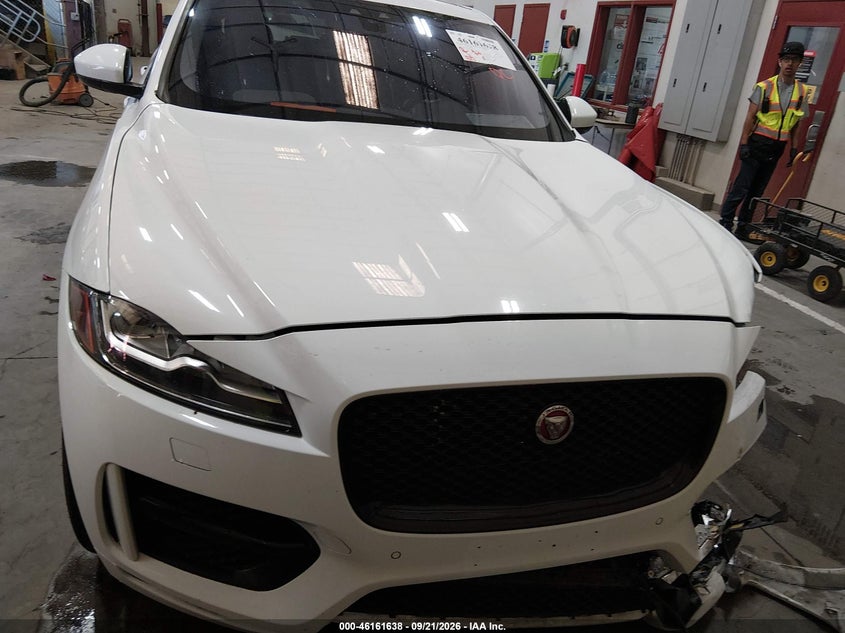 JAGUAR F-PACE - zdjęcie 12