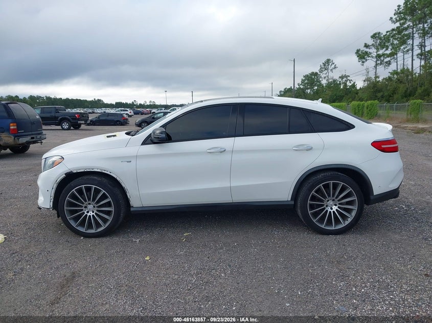 MERCEDES-BENZ AMG GLE 43 COUPE - zdjęcie 14