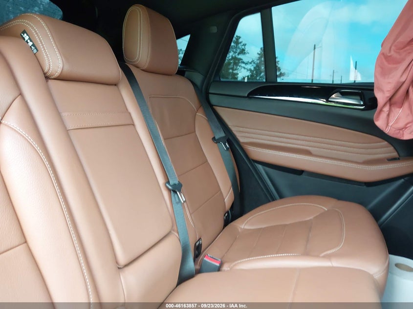 MERCEDES-BENZ AMG GLE 43 COUPE - zdjęcie 8