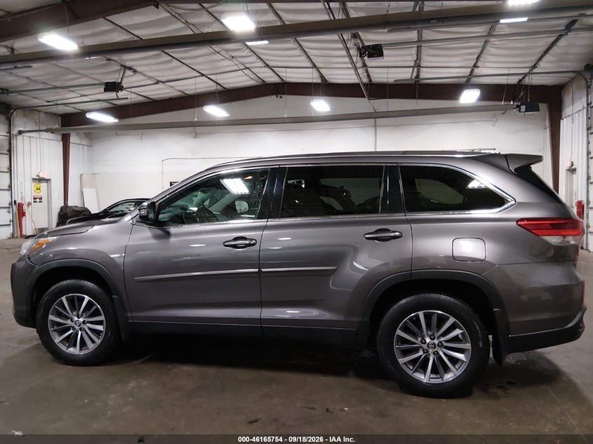 TOYOTA HIGHLANDER - zdjęcie 14