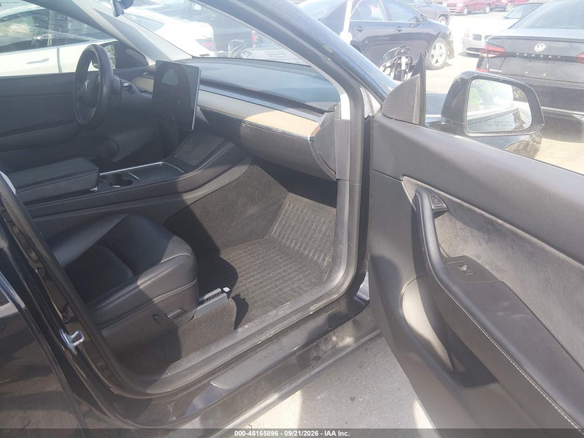 TESLA MODEL Y - zdjęcie 5