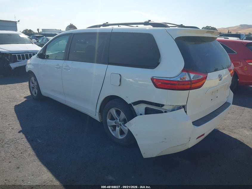 TOYOTA SIENNA - zdjęcie 3