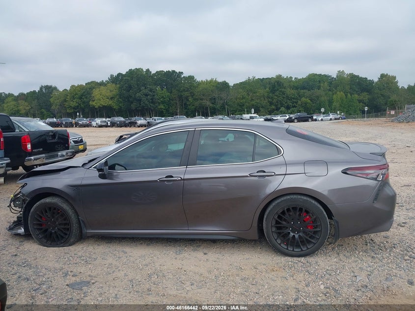 TOYOTA CAMRY - zdjęcie 15