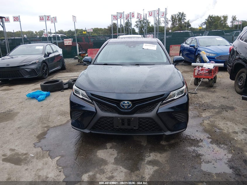 TOYOTA CAMRY HYBRID - zdjęcie 13