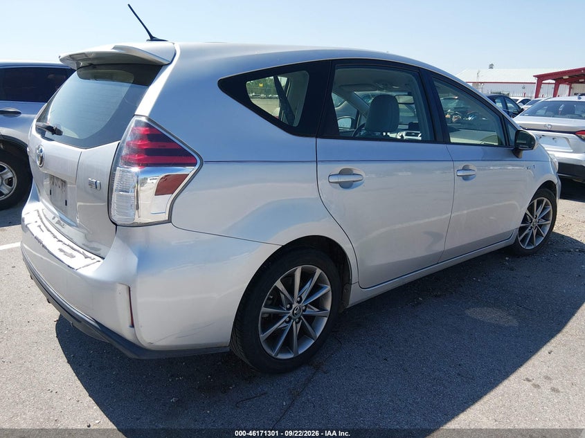 TOYOTA PRIUS V - zdjęcie 4