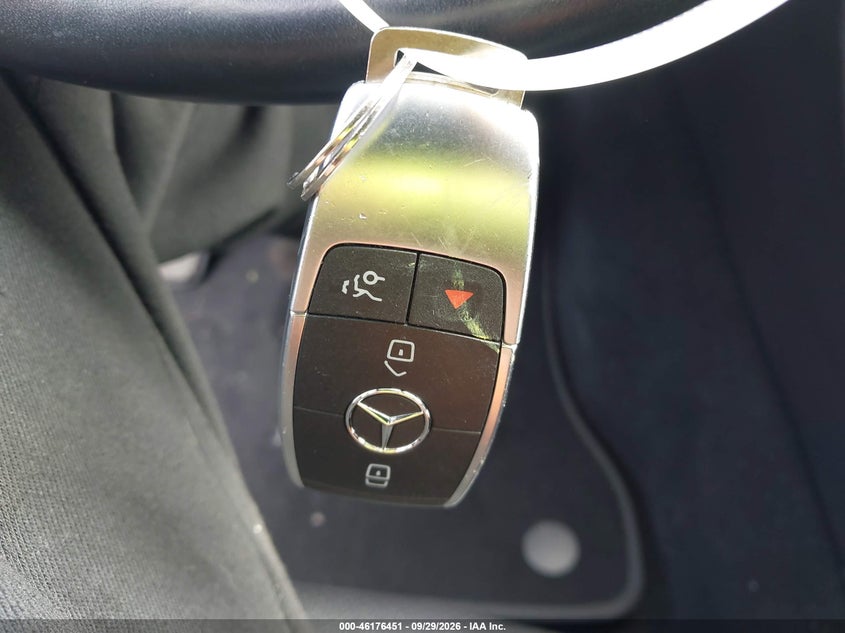 MERCEDES-BENZ C 300 - zdjęcie 11