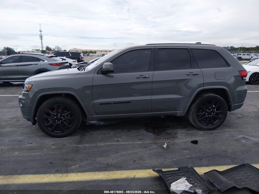 JEEP GRAND CHEROKEE - zdjęcie 14