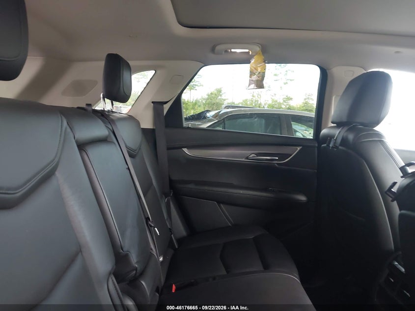 CADILLAC XT5 - zdjęcie 8