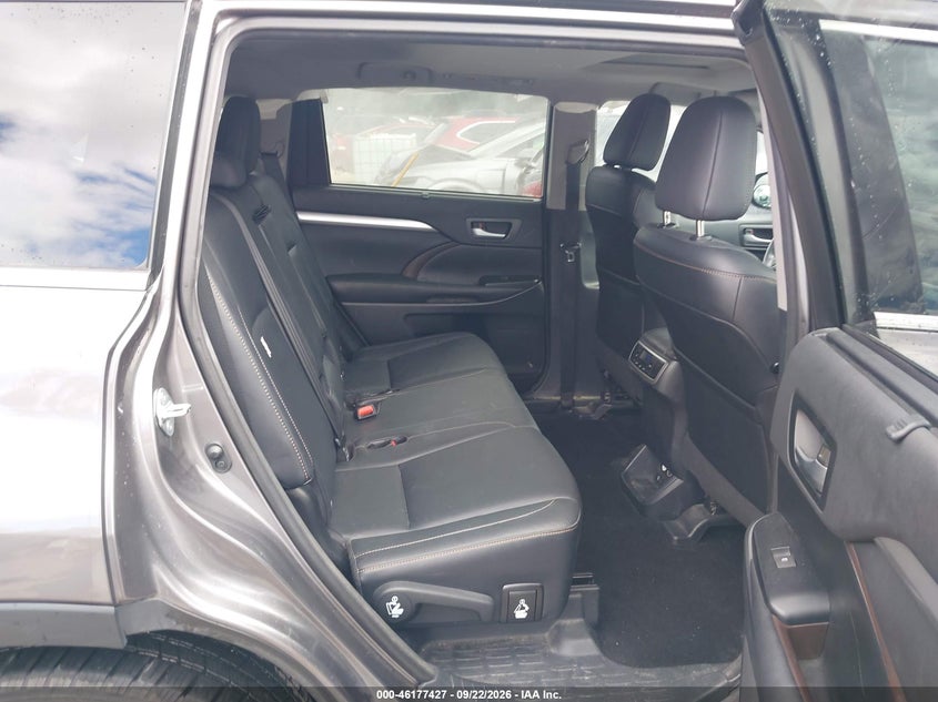TOYOTA HIGHLANDER - zdjęcie 8