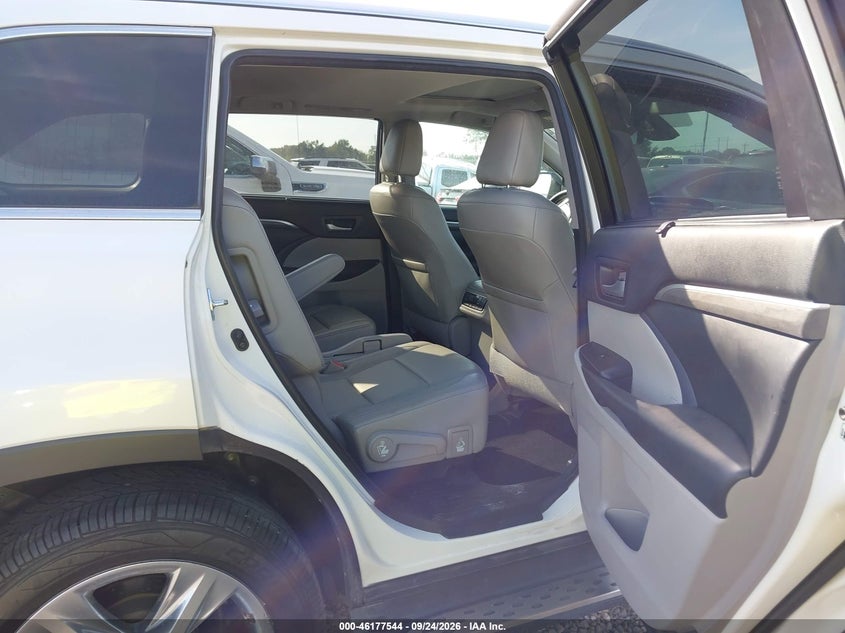 TOYOTA HIGHLANDER - zdjęcie 8