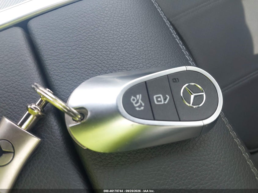 MERCEDES-BENZ C 300 - zdjęcie 11