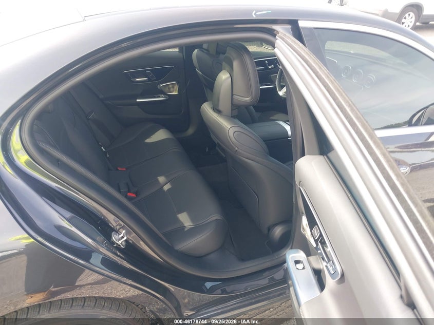 MERCEDES-BENZ C 300 - zdjęcie 8