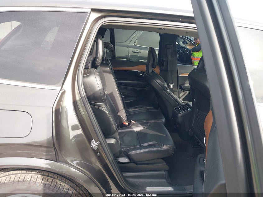 VOLVO XC90 - zdjęcie 8
