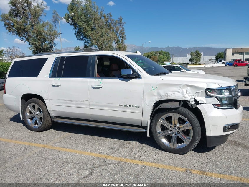 CHEVROLET SUBURBAN - zdjęcie 6