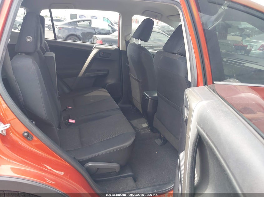 TOYOTA RAV4 - zdjęcie 8